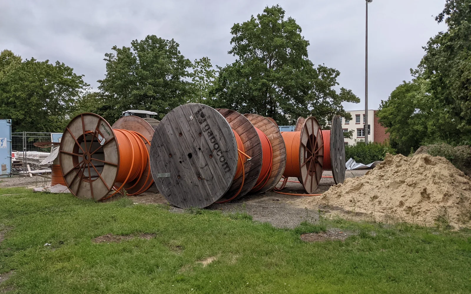 Cable drums